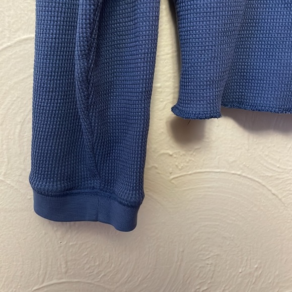 Everlane Blue Henley Top - Picture 5 of 5